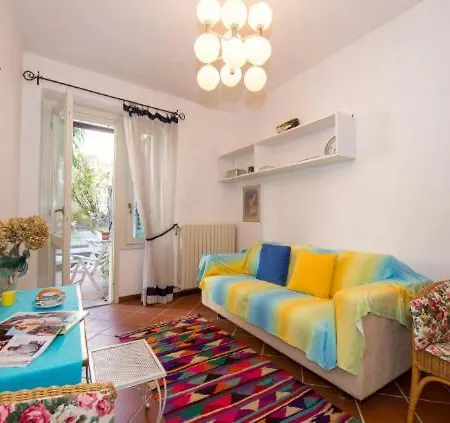 Lejlighed Fiumelatte Sleeps 4 Varenna