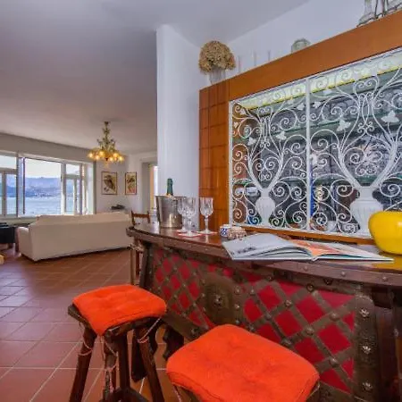 Fiumelatte Sleeps 4 * Varenna